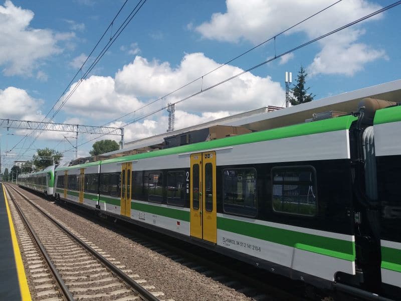 Inforail - Marcowa korekta rozkładu jazdy Kolei Mazowieckich. Największe zmiany na linii R7