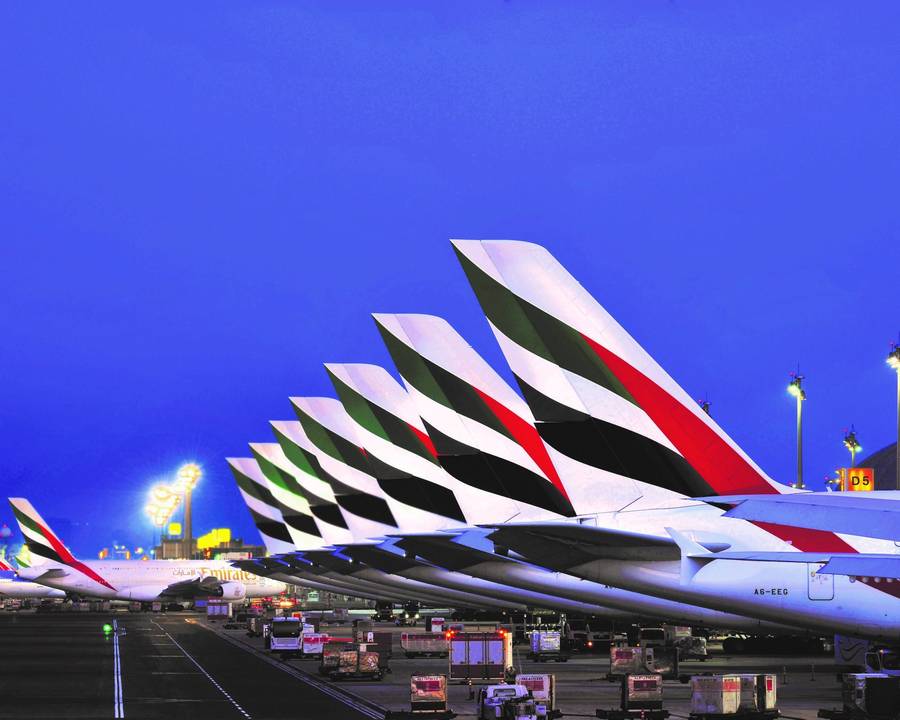 Etihad i Emirates częściowo wznawiają loty. Powrót operacji po zamknięciu przestrzeni powietrznej ZEA