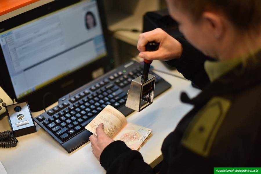 Punkt paszportowy w Poznaniu ratuje wyjazdy – tysiąc dokumentów od kwietnia