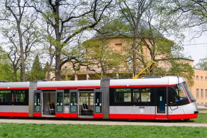 Infotram - Škoda Ekova naprawi powypadkowe tramwaje w Pradze