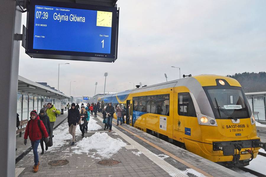 Inforail - Ostrzeżenie dla pasażerów PKM. Utrudnienia z powodu marznącego deszczu
