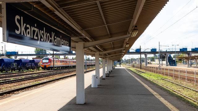 Inforail - Świętokrzyskie uruchamia dowozowe pociągi na Wszystkich Świętych