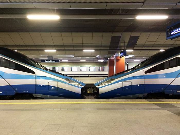 Inforail - PKP Intercity wzmacnia składy na długi weekend. Do ruchu trafi ponad 680 dodatkowych wagonów