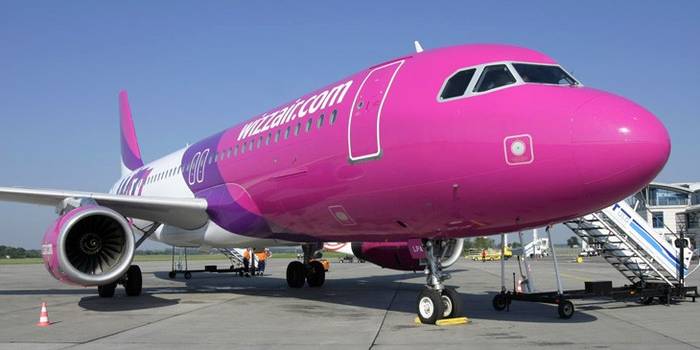 Wizz Air tnie połączenia na Cypr. Mniej lotów z Polski tuż przed sezonem letnim