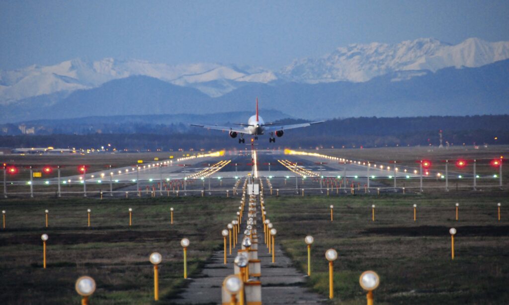 Rekordowe ceny lotów krajowych we Włoszech - droższe niż rejsy do USA