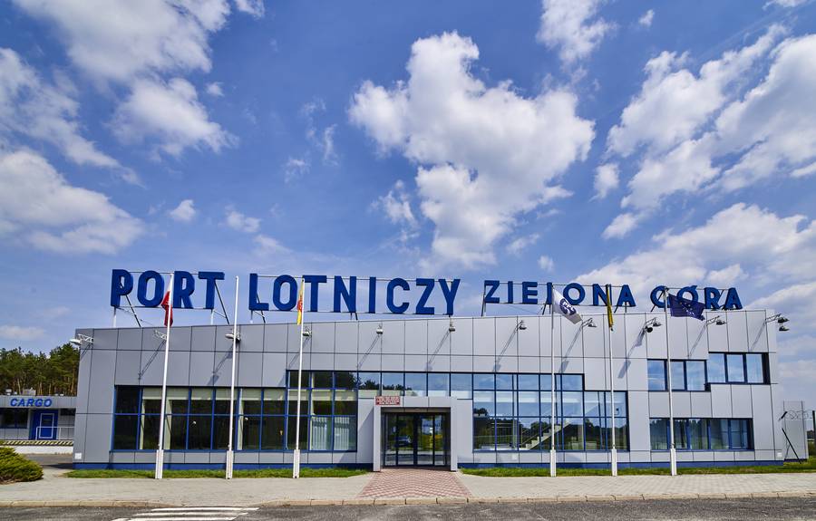 Infoair - Lotnisko Zielona Góra-Babimost: 32.207 pasażerów w wakacje. Czartery prawie pełne