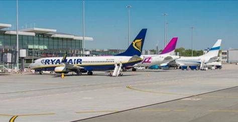 Infoair - Rekordy w segmencie low cost. Ryanair i Wizz Air kończą 2025 rok z historycznymi wynikami