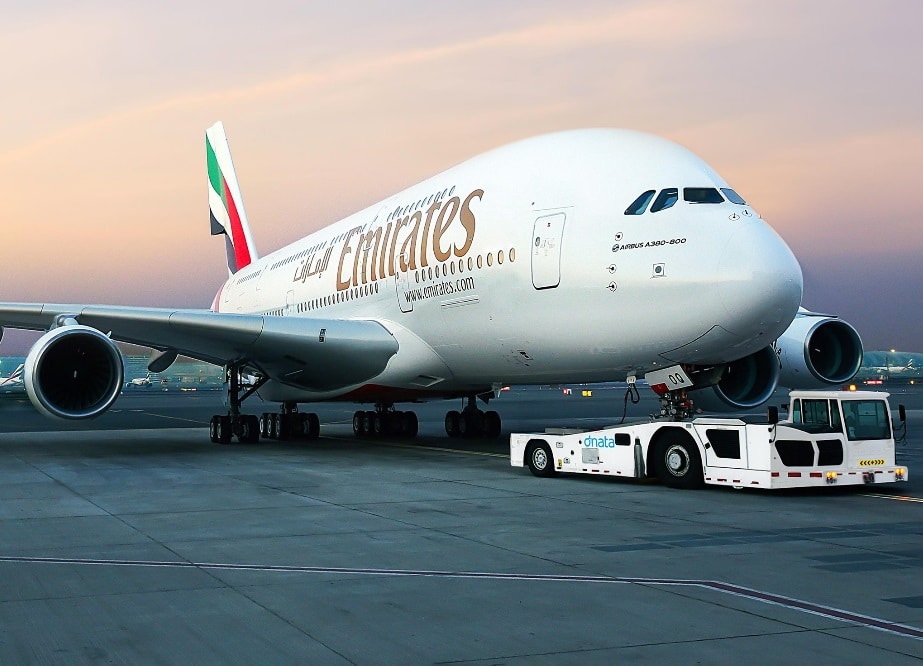 Emirates wdraża Starlink: cała flota z darmowym ultraszybkim Wi-Fi do 2027 roku