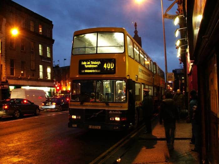 Volvo Olympian/Alexander w centrum Dublina nocą