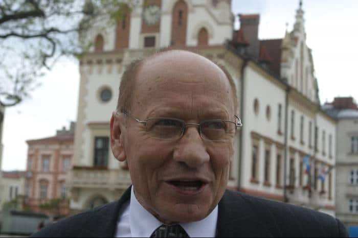 - Konsekwencją wprowadzenia akcyzy na CNG będzie całkowite wyłączenie z eksploatacji pojazdów gazowych - przekonuje prezydent Rzeszowa Tadeusz Ferenc