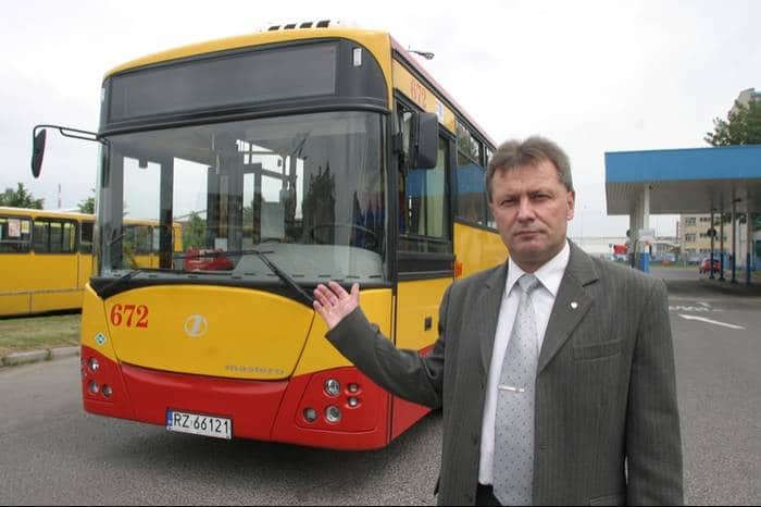 - W tym roku do dotychczas używanych 32 autobusów gazowych, wśród których są niedawno zakupione takie Jelcze M120M/4, dołączy kolejne 8, tym razem w wersji M121M/4 - zapowiada dyrektor Pomianek