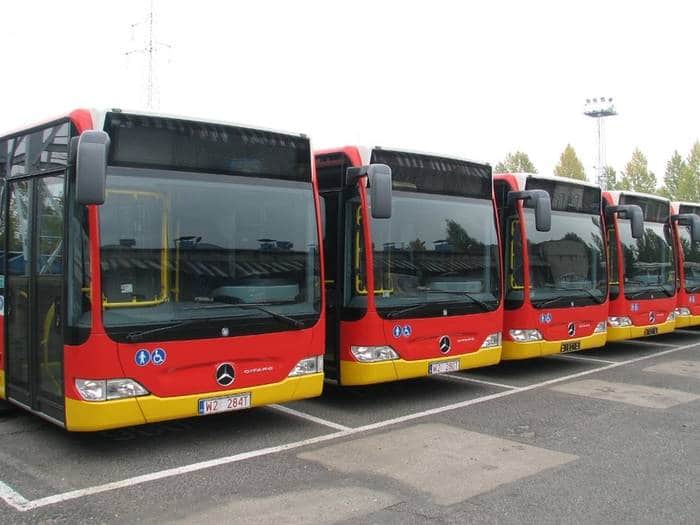 W czasie uroczystości dokonano poświęcenia 10 nowych autobusów oraz wręczono wybranej grupie kierowców kluczyki wraz z breloczkami z wizerunkiem św. Krzysztofa –patrona kierowców