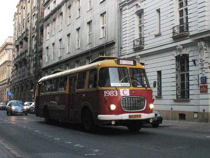 Jelcz MEX 272 warszawskiego KMKM na linii muzealnej C- fot. P. Dobrosławski