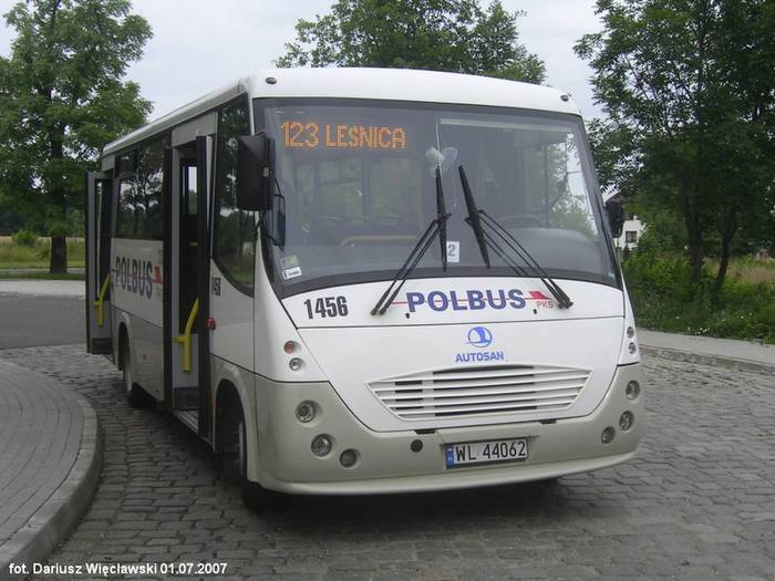 Na liniach miejskich, które przypadły w udziale Polbus PKS Wrocław, używane są przede wszystkim autobusy Autosan H7-20 Trafic z ubiegłorocznej dostawy. Fot. autor