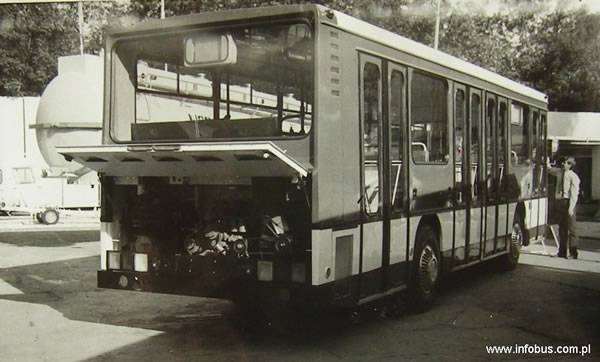 Prototyp autobusu Autosan H10-30 z 1988 r. - widok na tylną ścianę