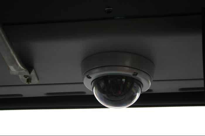 Nowością w dostarczonych autobusach jest system monitoringu złożony z trzech kamer obserwujących przestrzeń pasażerską pojazdu oraz czwartej obserwującej drogę przed autobusem