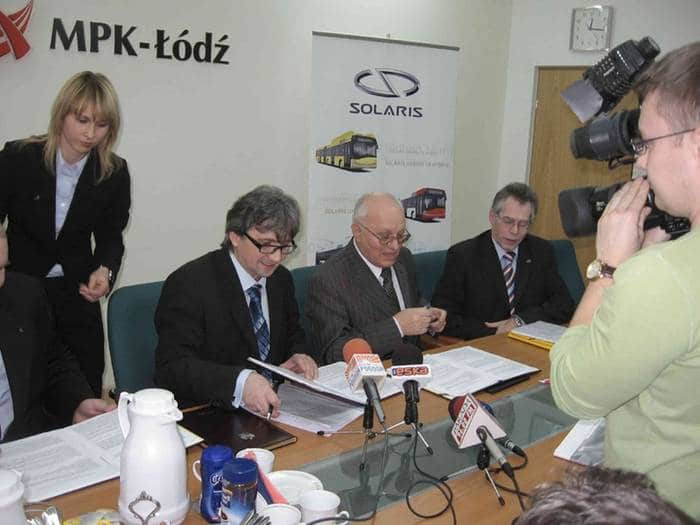 Podpisanie umowy między łódzkim MPK a firmą Solaris Bus&Coach