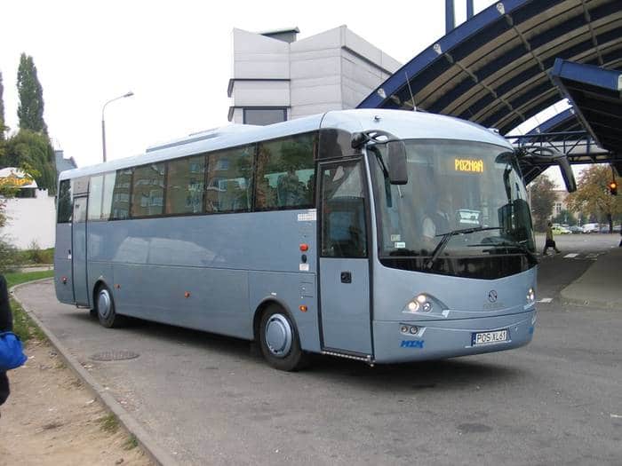 Autobus międzymiastowy Solbus ST11 wykorzystywany do obsługi linii do Poznania