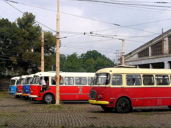 Zajezdnia Niemierzyn - wystawa taboru zabytkowego (fot. Paweł Pieńkowski)
