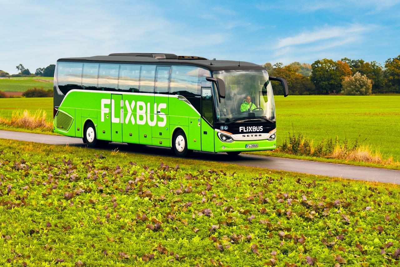 Infobus - FlixBus policzył emisje. Autobusy choćby 10 razy bardziej ekologiczne niż samolot