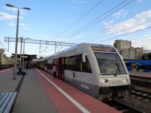 Inforail - Pomorskie wspiera seniorów w podróżach kolejowych. Rusza oferta Mobilny Senior