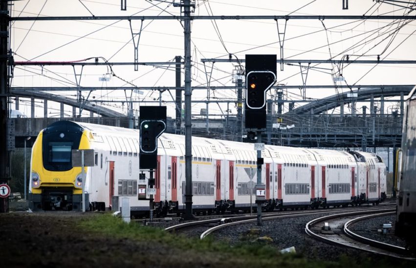 W Belgii strajk generalny; kursuje co czwarty pociąg