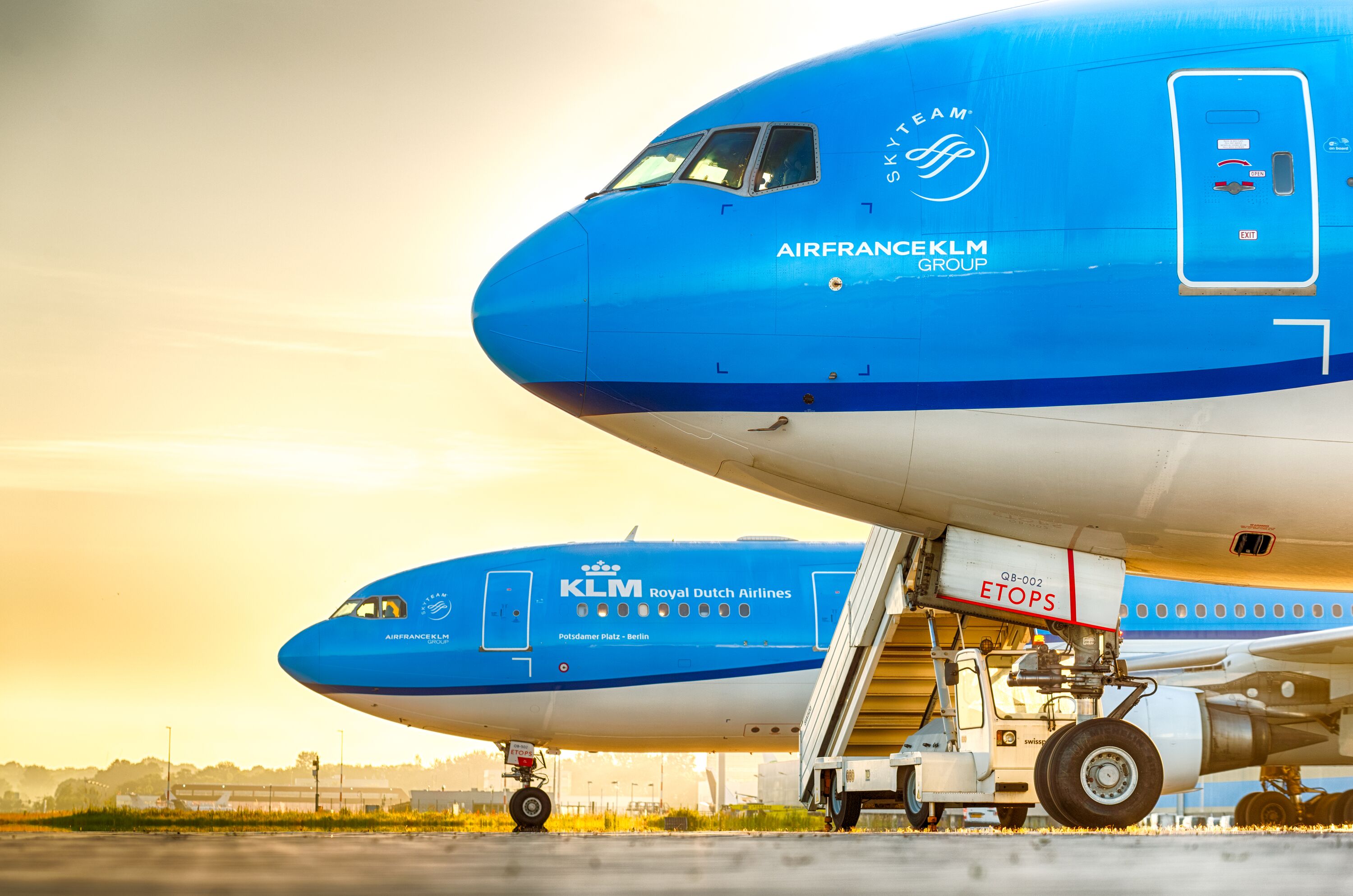 Infoair - KLM odwołuje ponad 100 lotów z powodu strajku na lotnisku Schiphol