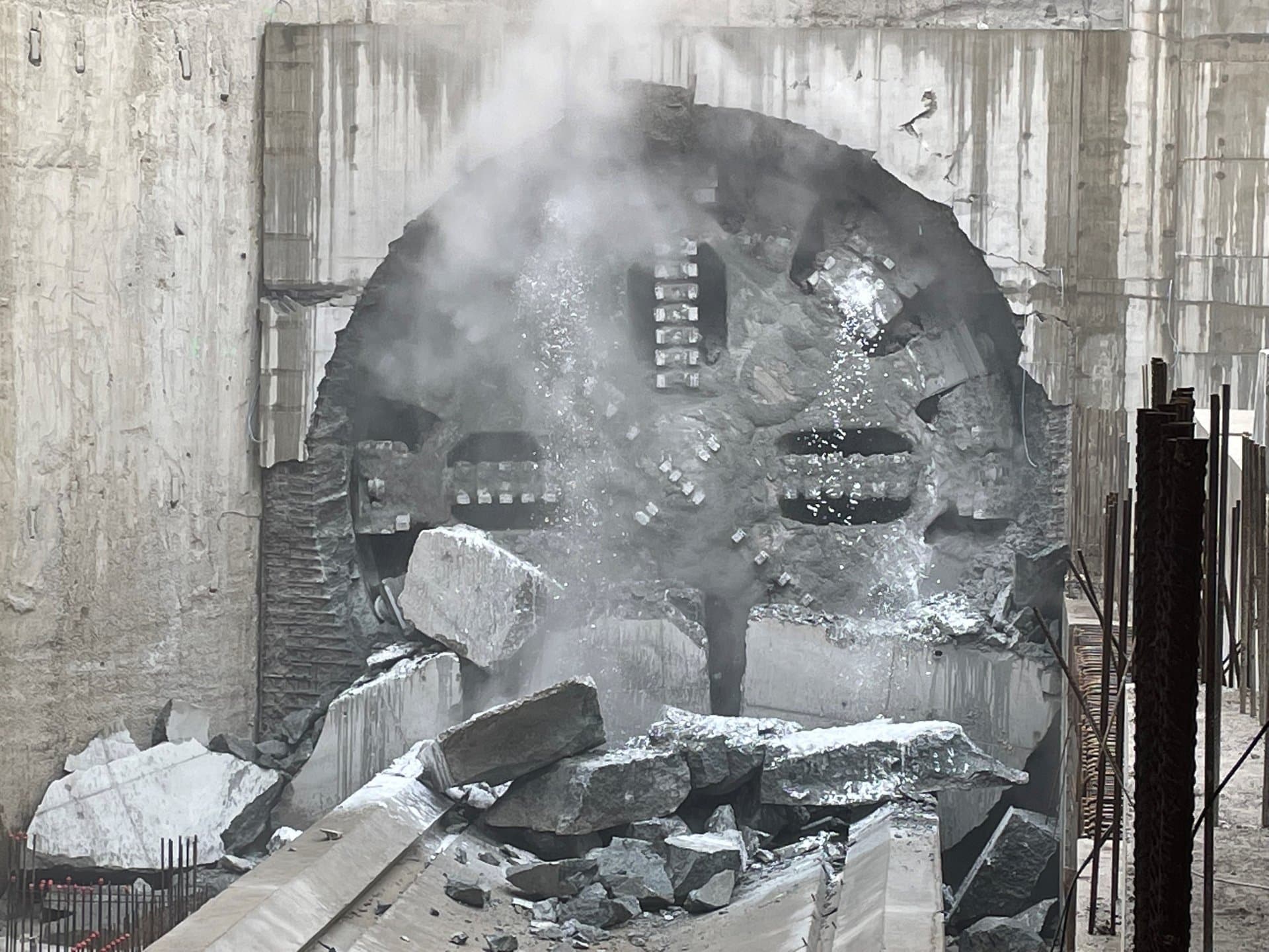 Inforail - Klimczak: nie ma zgody na przedłużenie o rok terminu budowy tunelu średnicowego w Łodzi