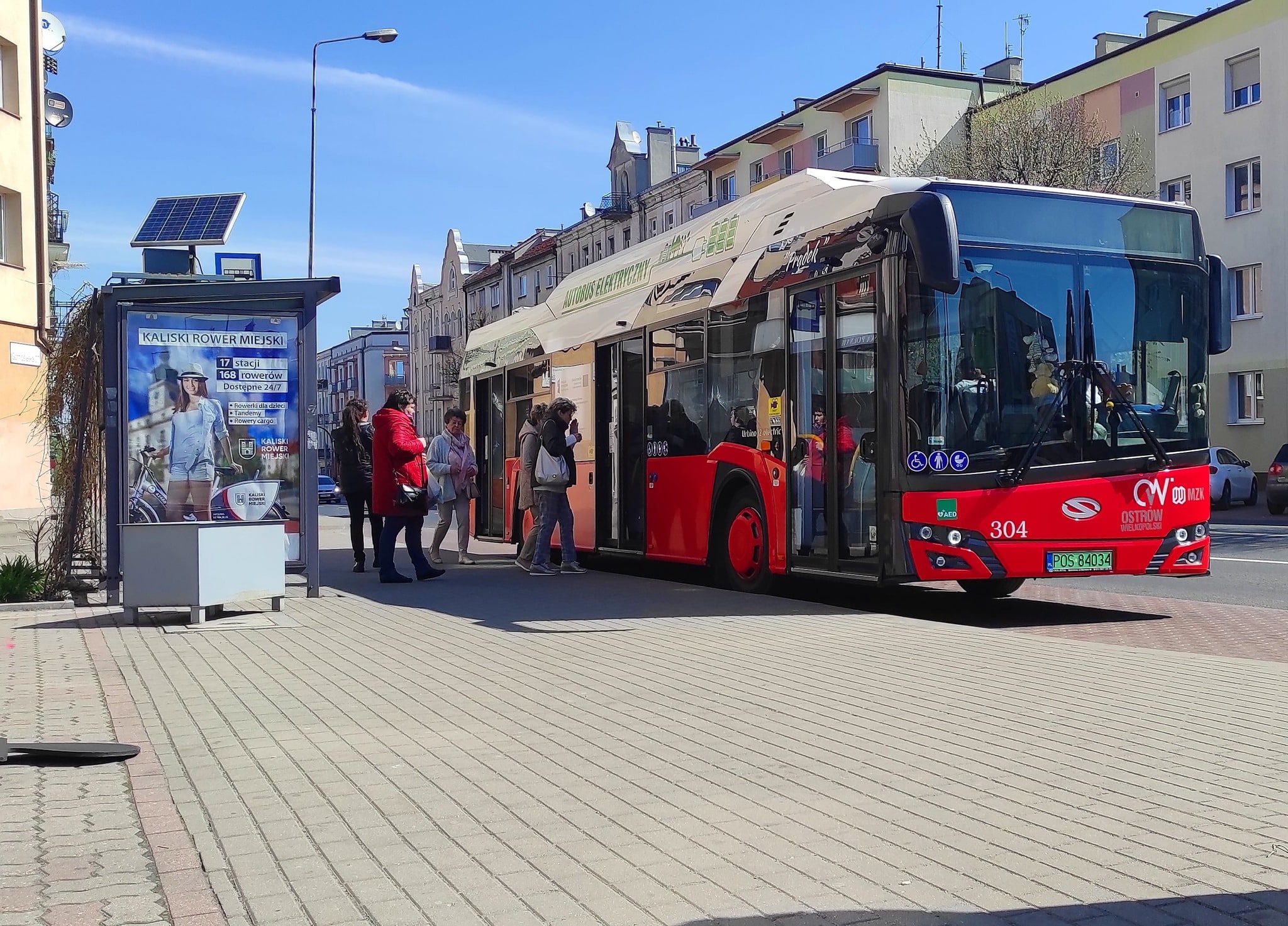 Infotrans - Ostrów Wielkopolski inwestuje w transport publiczny. Nowe wiaty przystankowe