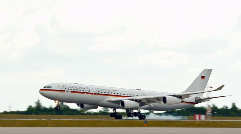 Awaria samolotu Airbusie A340-300 z minister niemieckiego MSZ na pokładzie. Zdjęcie ilustracyjne