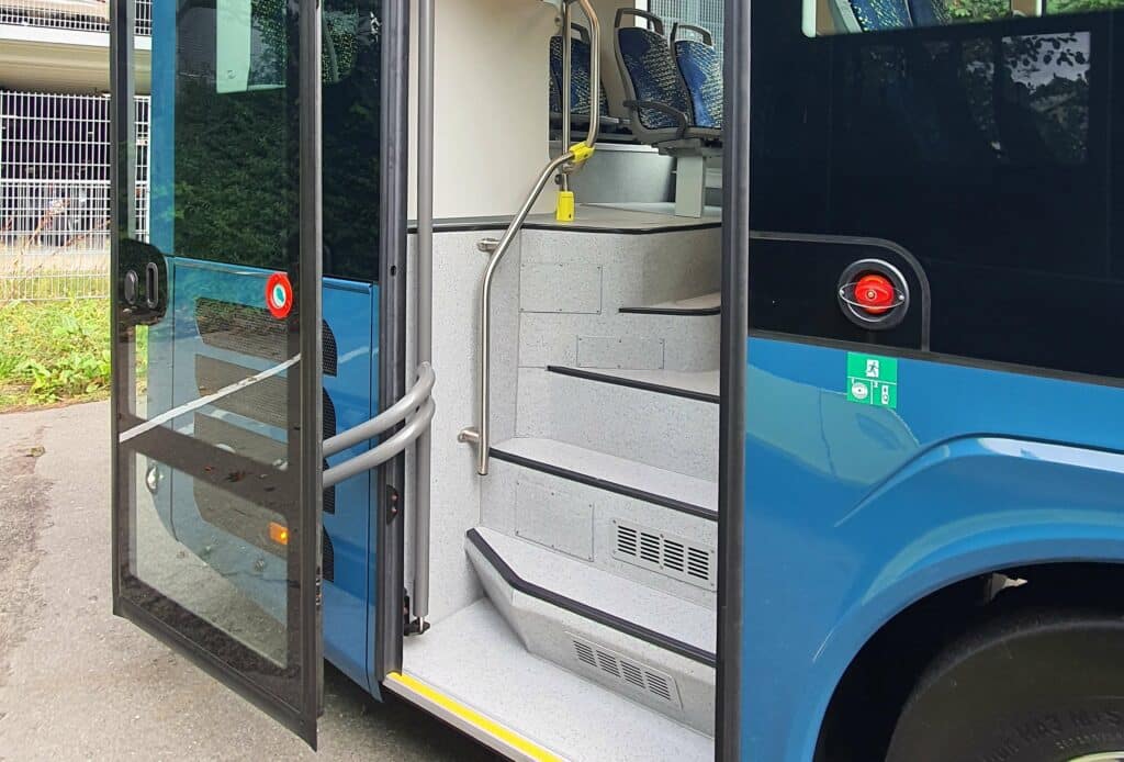 Od swojej prezentacji jesienią 2021 roku, międzymiastowa seria autobusów MAN Lion’s Intercity LE „dorobiła” się wersji trzyosiowej.