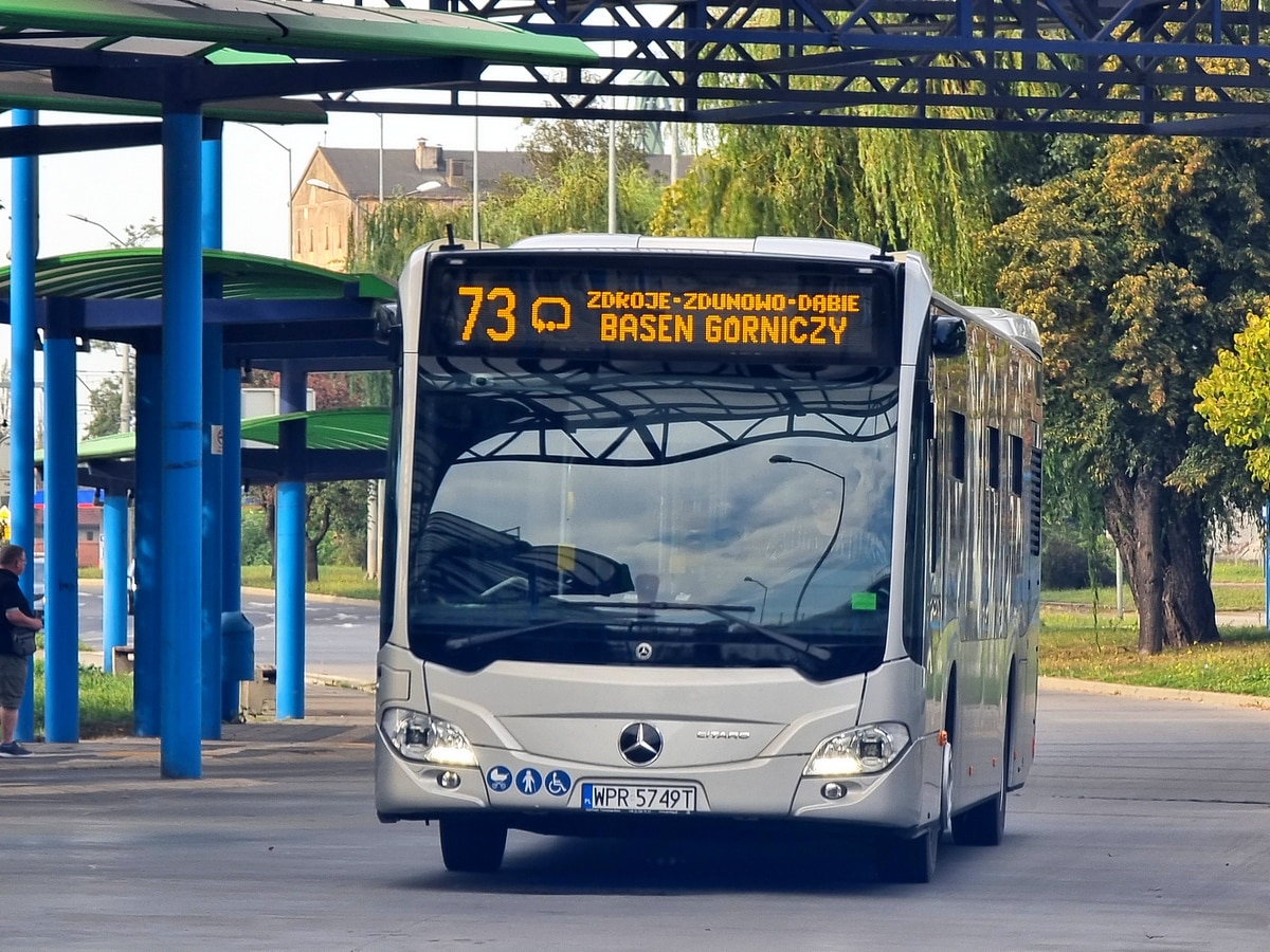 Infobus - SPA Dąbie otwiera się na innych producentów. Kto dostarczy pojazdy mild hybrid? Analiza SWZ