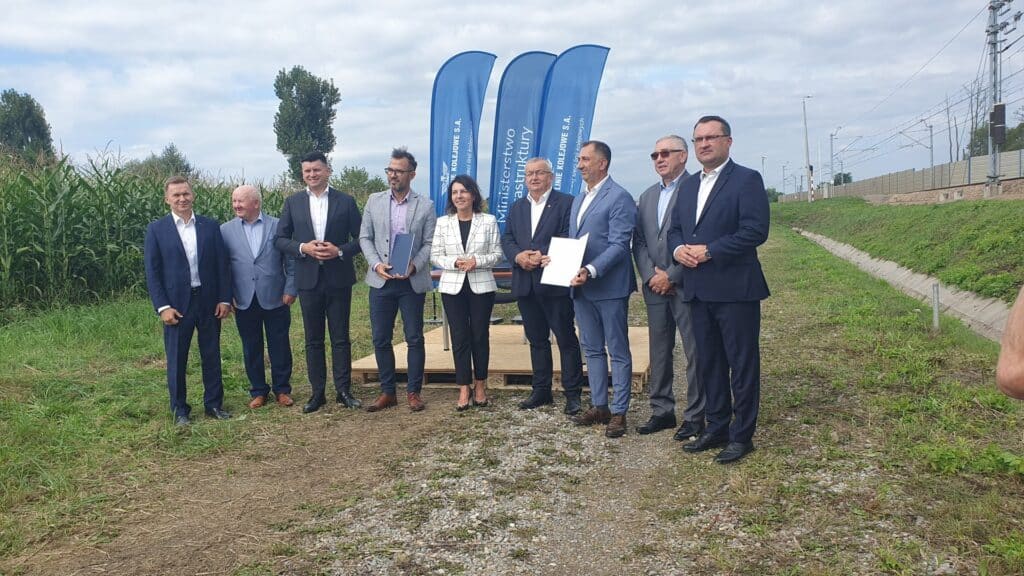 Podpisanie umowy na przystanek Pisary