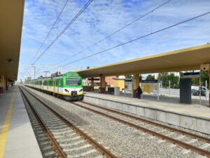 Przystanek Ożarów Mazowiecki po remoncie