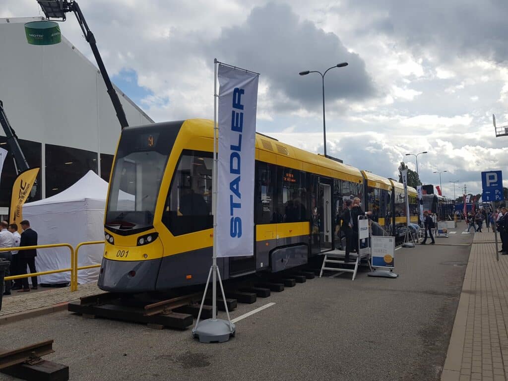 Stadler na tegorocznych targach w Gdańsku prezentuje najnowsze, innowacyjne pojazdy z siedleckiej fabryki.
