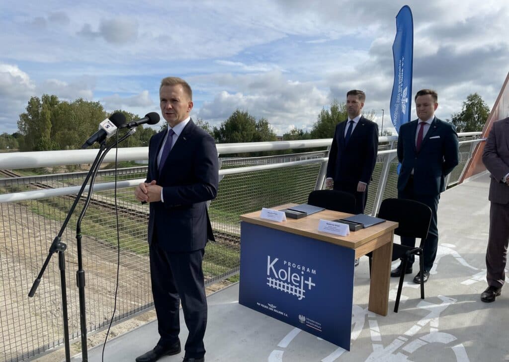 PKP Polskie Linie Kolejowe S.A. podpisały umowę na opracowanie dokumentacji projektowej dla elektryfikacji linii kolejowej Łuków – Lublin (lk30).