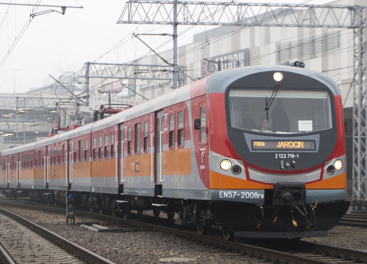 Inforail - POLREGIO doposaży pociągi EN57 i EN71 w system GSM-R. Ruszył przetarg