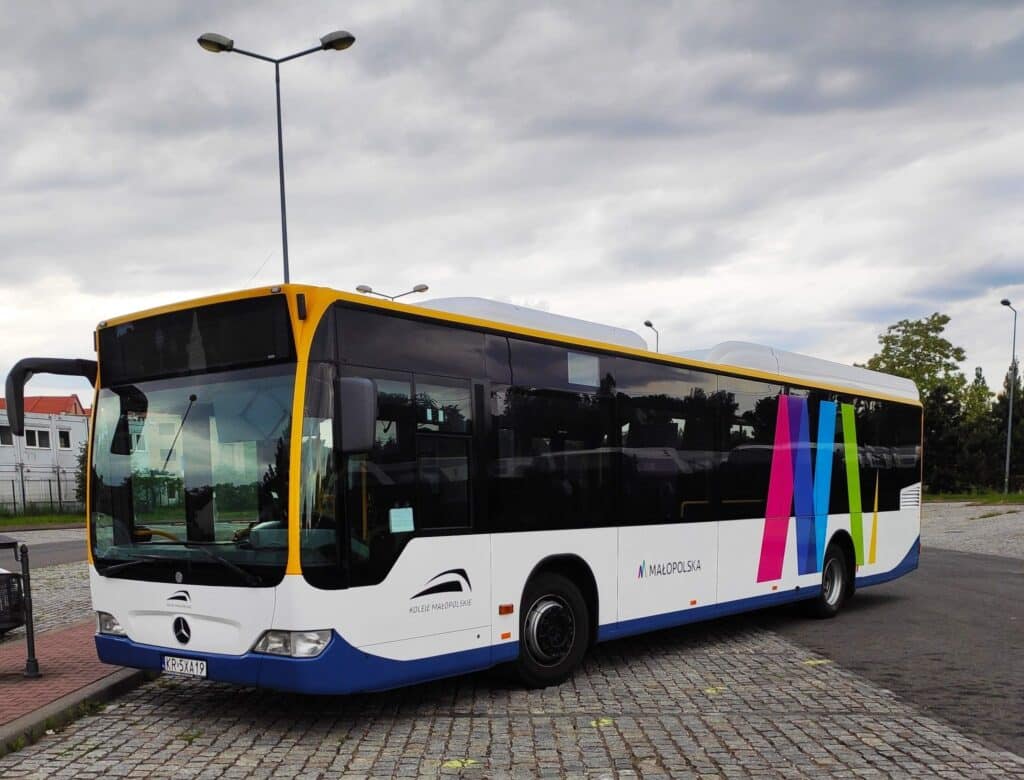 Koleje Małopolskie z przetargiem na obsługę Autobusowych Linii Dowozowych. 11 zadań
