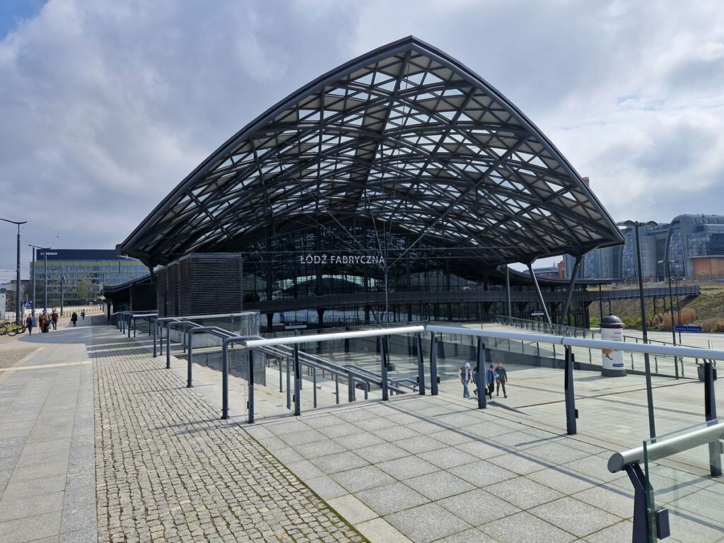 Nowe połączenie z Terespolem, powrót całorocznego pociągu do Zakopanego oraz więcej pociągów kursujących w ramach kategorii InterCity (IC) obsługiwanych komfortowym, nowoczesnym taborem.