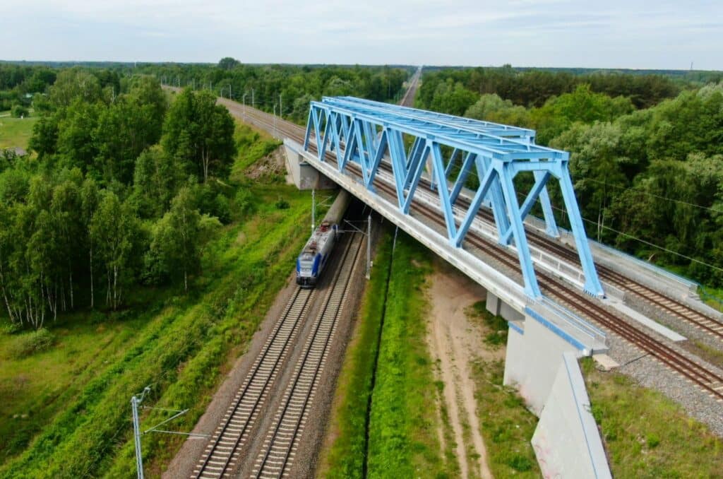 Cennik za dostęp do infrastruktury kolejowej PKP PLK w rozkładzie jazdy pociągów 2024/2025 nie zmieni się - poinformował Urząd Transportu Kolejowego.