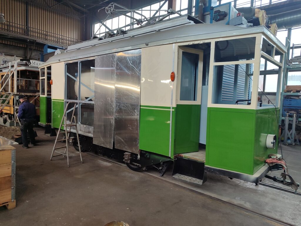 Jest sprawny mechanicznie i niedługo wyjedzie na wrocławskie torowiska. Zabytkowy tramwaj-opryskiwacz o numerze G-061 z 1927 roku, przeszedł badania techniczne dopuszczające go do ruchu.