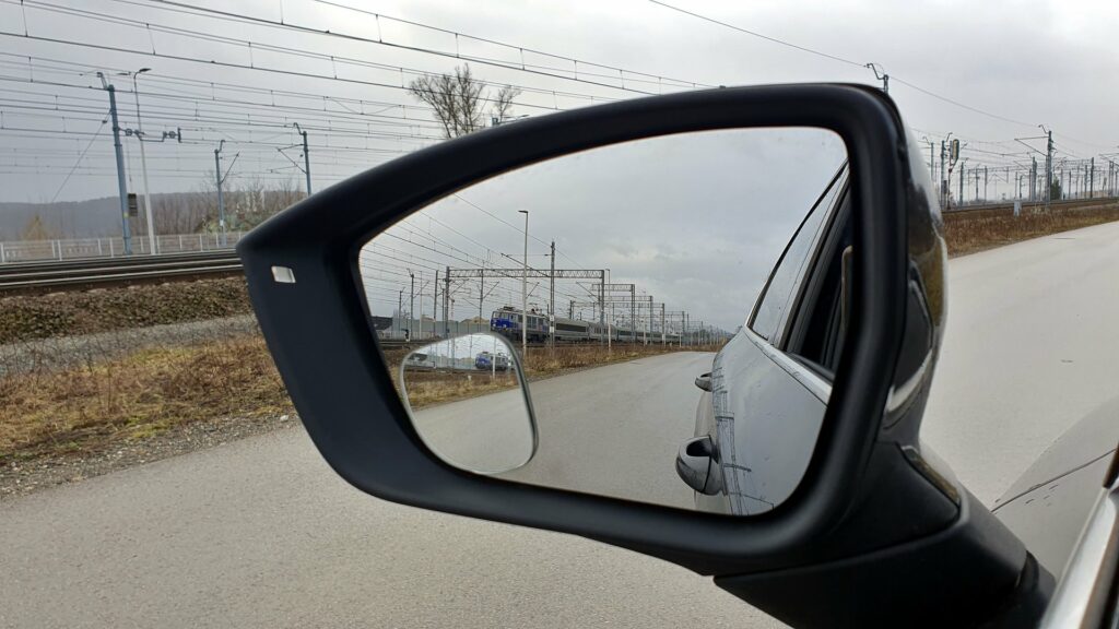 PKP Polskie Linie Kolejowe SA ogłosiły przetarg na zaprojektowanie i dostosowanie linii kolejowych nr 133 i 134 (Sosnowiec Jęzor – Kraków Główny) do ogólnoeuropejskich parametrów sieci TEN-T. 