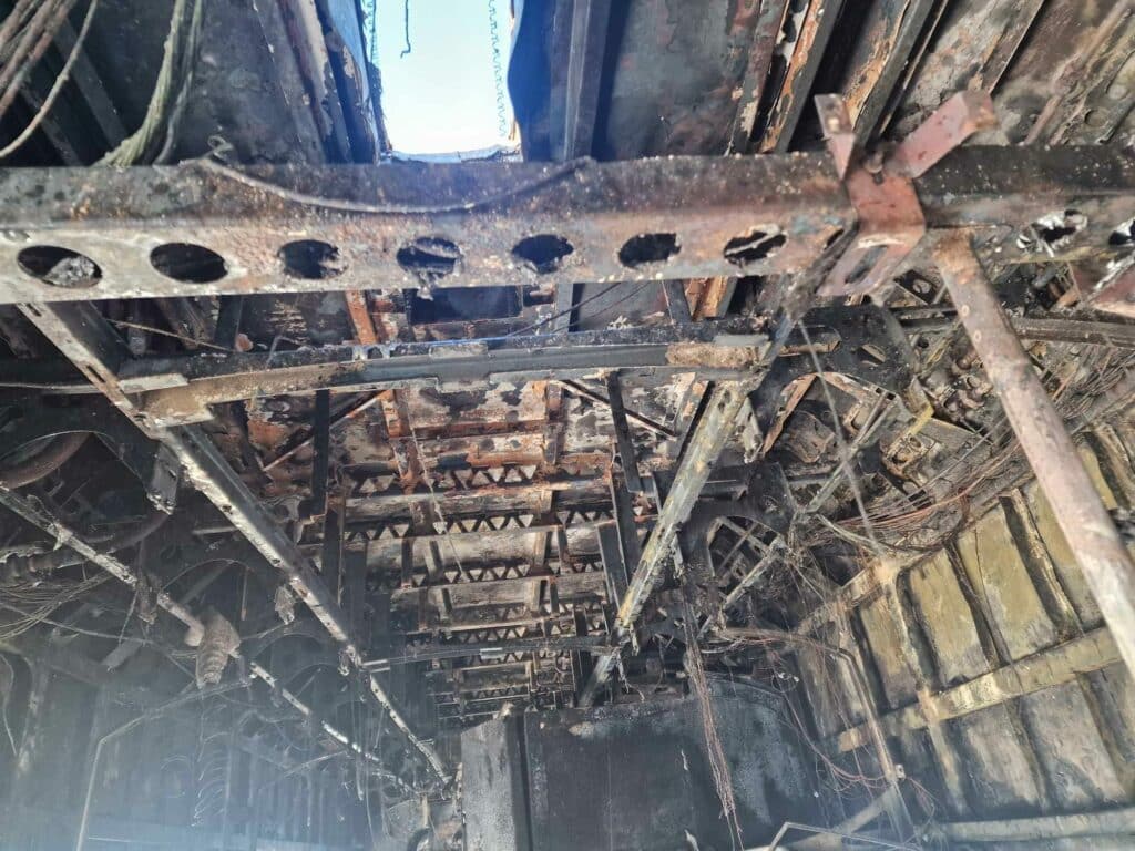 W miejscowości Kaczorowy niedaleko Płońska na linii kolejowej Nasielsk-Sierpc doszło we wtorek rano do pożaru szynobusu Kolei Mazowieckich o numerze 222M-002.