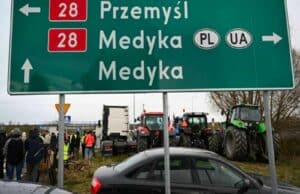 MSWiA: wszystkie autokary z ludnością cywilną przekraczają granicę z Ukrainą