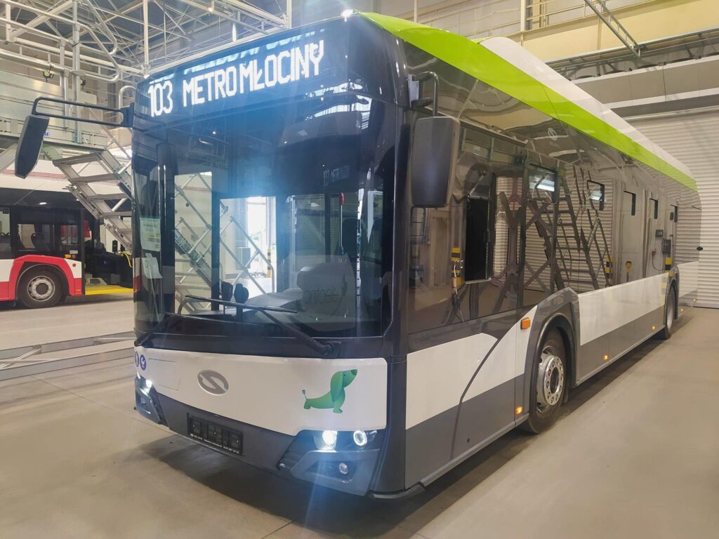 Pomiechówek szuka operatora dla autobusów elektrycznych od Solarisa. Na rok