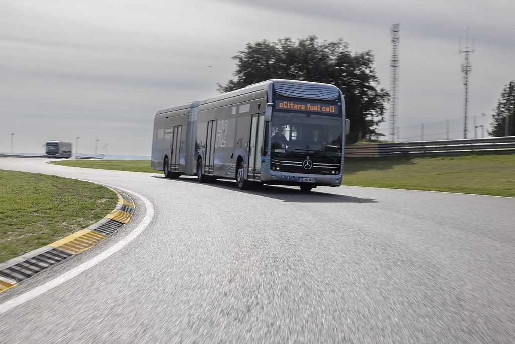 Koleje Małopolskie wybierają Mercedesa. Pierwsze autobusy eCitaro G fuel cell dla Polski