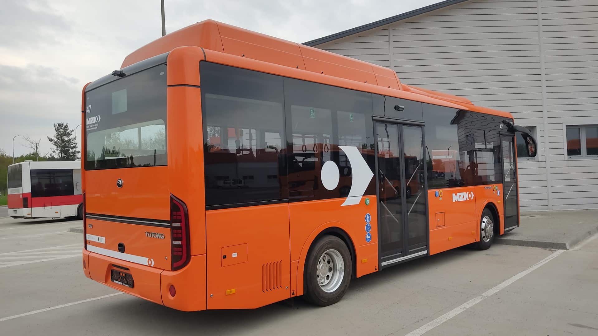 Infobus - Ostrowiec Św. ponawia przetarg na autobusy. Drugie podejście do dwóch MIDI elektrobusów