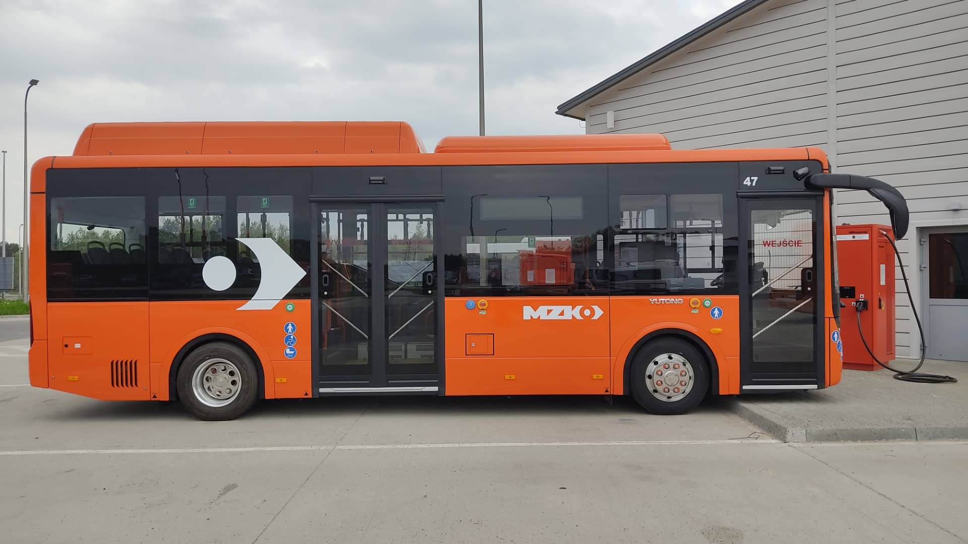 Infobus - Ostrowiec Św. ma jedną ofertę na piątym etapie elektryfikacji taboru MZK. Od Busnex Poland