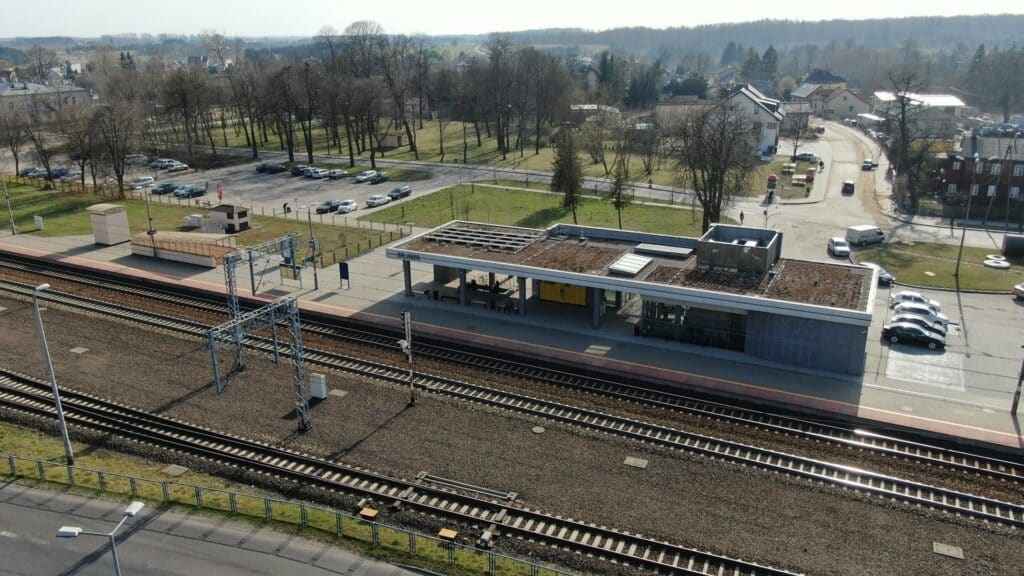 Mieszkańcy Ciechanowa, Mławy oraz Małkini Górnej zyskają możliwość dogodnego łączenia podróży samochodem i koleją. 