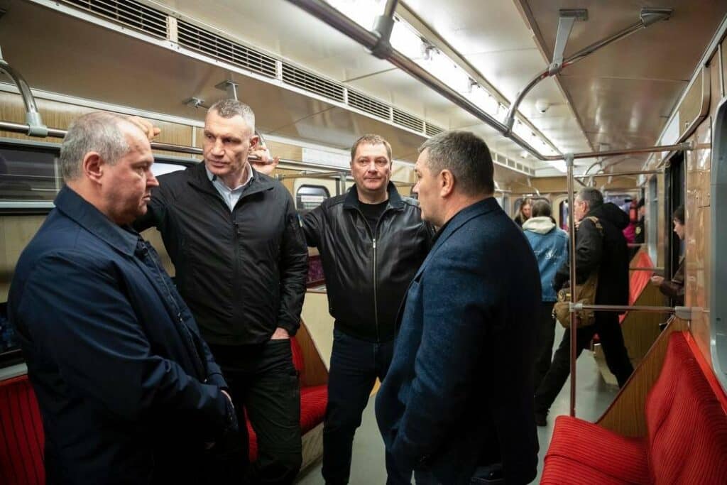 Na zieloną linię kijowskiego metra wyjechał drugi skład, który ukraińska stolica otrzymała z Warszawy.